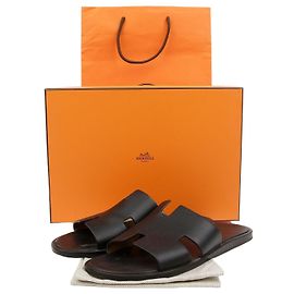 Hermès Izmir Black Leather Slippers Black