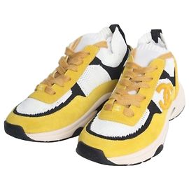 Chanel Strick-Sneaker mit CC-Logo Gelb Gelb