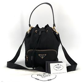 Prada Sac seau en nylon Large Marron