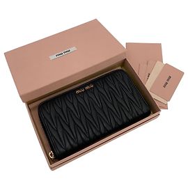 Miu Miu Matelasse Gold-Zip Long Wallet Golden