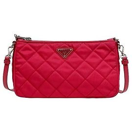 Prada Bolsa de ombro acolchoada em nylon rosa com corrente Vermelho