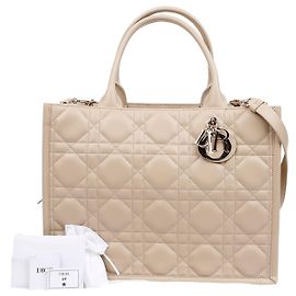 Dior Sac à main Book Tote Medium Marron