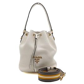 Prada Borsa a Secchiello a Spalla e Tracolla in Vitello Daino Bianco Bianco