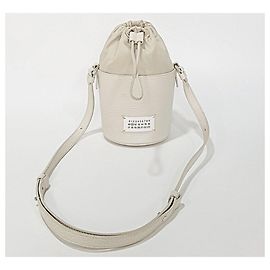 Maison Martin Margiela Borsa bucket micro Marrone
