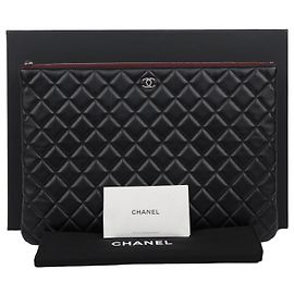 Chanel Classic Large Clutch aus schwarzem Lammleder mit silberner Hardware Silber