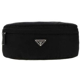 Prada Bolsa Cinturón con Placa de Logotipo y Cremallera Negro