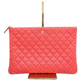 Chanel Clutch Pouch Large Clássica em Caviar com Logotipo CC Marrom