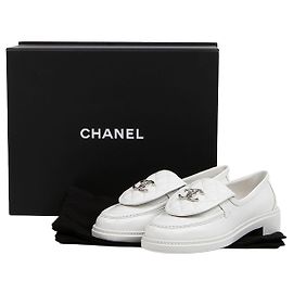 Chanel Turnlock Loafer White Weiß