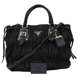 Prada Borsa a spalla e mano Gofre Black Gold Hardware Nero