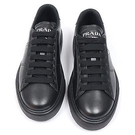 Prada Sneakers da uomo Black Vitello Soft Triple Logo Nero