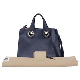 Burberry Borsa Tote in pelle blu navy con occhielli e stemma argento Argento