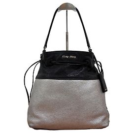Miu Miu Borsa a Secchiello Bicolore Two-Tone Borsa a Tracolla Argento