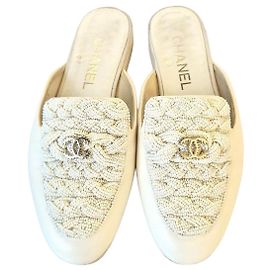 Chanel Perlen Mules Cream Weiß