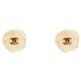 Chanel Gold CC Camellia Ohrringe Weiß
