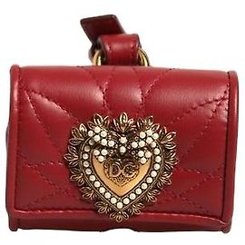 Dolce & Gabbana Devotion Heart Strap Airpod Case aus schwarzem Leder Rot