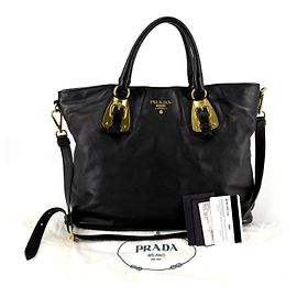 Prada Mala Tote e Mala de Ombro em Bezerro Macio Preto