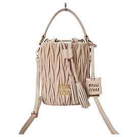 Miu Miu mala bucket acolchoada em pele Nappa Marrom