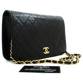 Bolsa de Ombro e Clutch CHANEL Full Flap com Corrente, pele de cordeiro acolchoada preta Preto