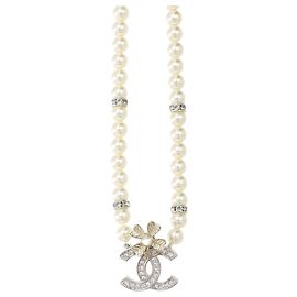 Chanel Clover Coco Mark Halskette aus Kunstperlen und Strass Silber Weiß