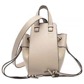 Mini Bolsa Hammock LOEWE em couro e lona bege Bege