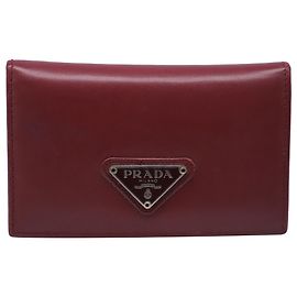 Cartera Prada con logotipo esmaltado en piel roja Roja Burdeos