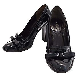 Céline Lackschuhe mit Schleife und Absatz Schwarz