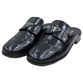 Prada Mule em couro escovado com logótipo Triangle Verde
