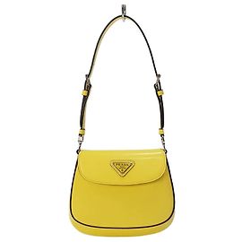 Prada Mini sac Cleo en cuir brossé Jaune