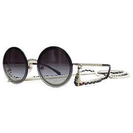 Chanel Sonnenbrille mit Perlenkette Weiß