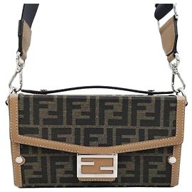 Fendi Borsa Baguette Soft Trunk Marrone