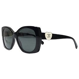 Chanel Heart CC Logo Sunglasses Black Black