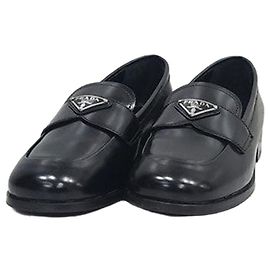 Prada Mocassins de couro escovado Marrom