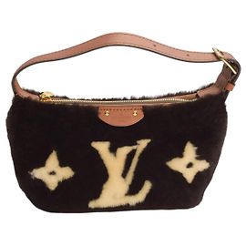 Louis Vuitton Pochette Rabat Shearling Monogramme Marron Marron Autre