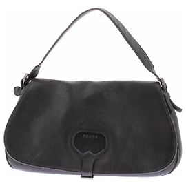 Prada Borsa a tracolla in pelle nera Nero
