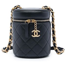 Chanel Mini Vanity Case Vertical aus schwarzem gestepptem Lammleder CC Schwarz
