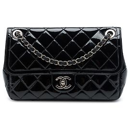 Chanel Black Medium Quilted Patent Coco Shine Flap Noir