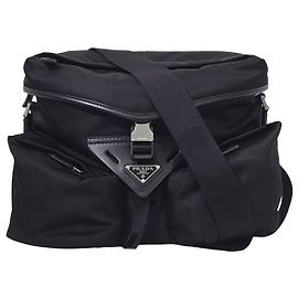 Prada Bolsa Tiracolo com Aba e Bolso e Fivela com Logótipo Triangular em ReNylon Preto Preto
