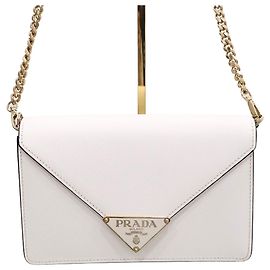 Prada Bolsa de ombro em couro Saffiano Marrom