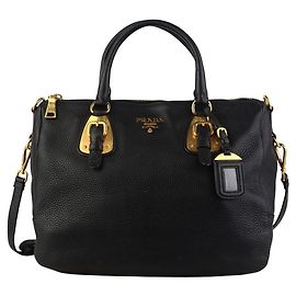 Prada Bolsa de ombro com ferragens douradas Dourado