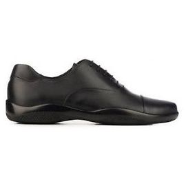 Prada Sapatos de corrida de couro Preto