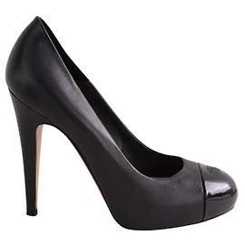 Escarpins Chanel en cuir noir taille 37 Noir
