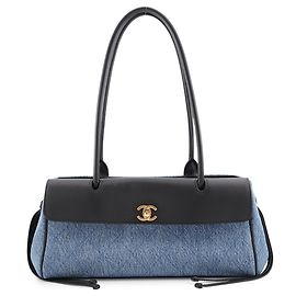 Borsa piccola Chanel in denim e pelle Nero Blu