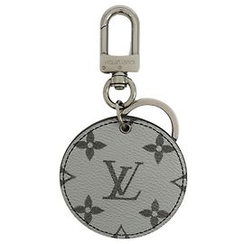Louis Vuitton Chaveiro e Pingente Redondo Reverse Monogram Eclipse None Prata