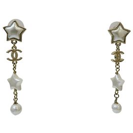 Chanel Brincos de gota em forma de estrela com logótipo CC em ouro e pérolas Branco