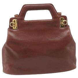 Salvatore Ferragamo Wanda Leather Marrom