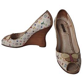 Louis Vuitton Escarpins compensés Monogram Multicolore Blanc Multicolore
