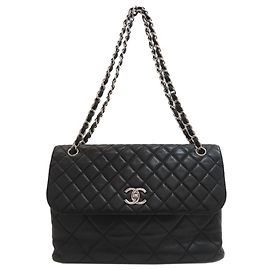 Borsa a tracolla Chanel in pelle Matelassé Nero