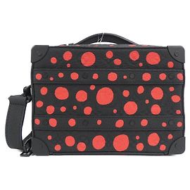 Sac à épaule Louis Vuitton LV x YK Handle Soft Trunk Taurillon Monogram Noir