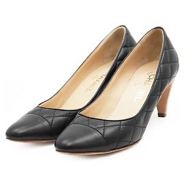 Escarpins en cuir matelassé Chanel Noir
