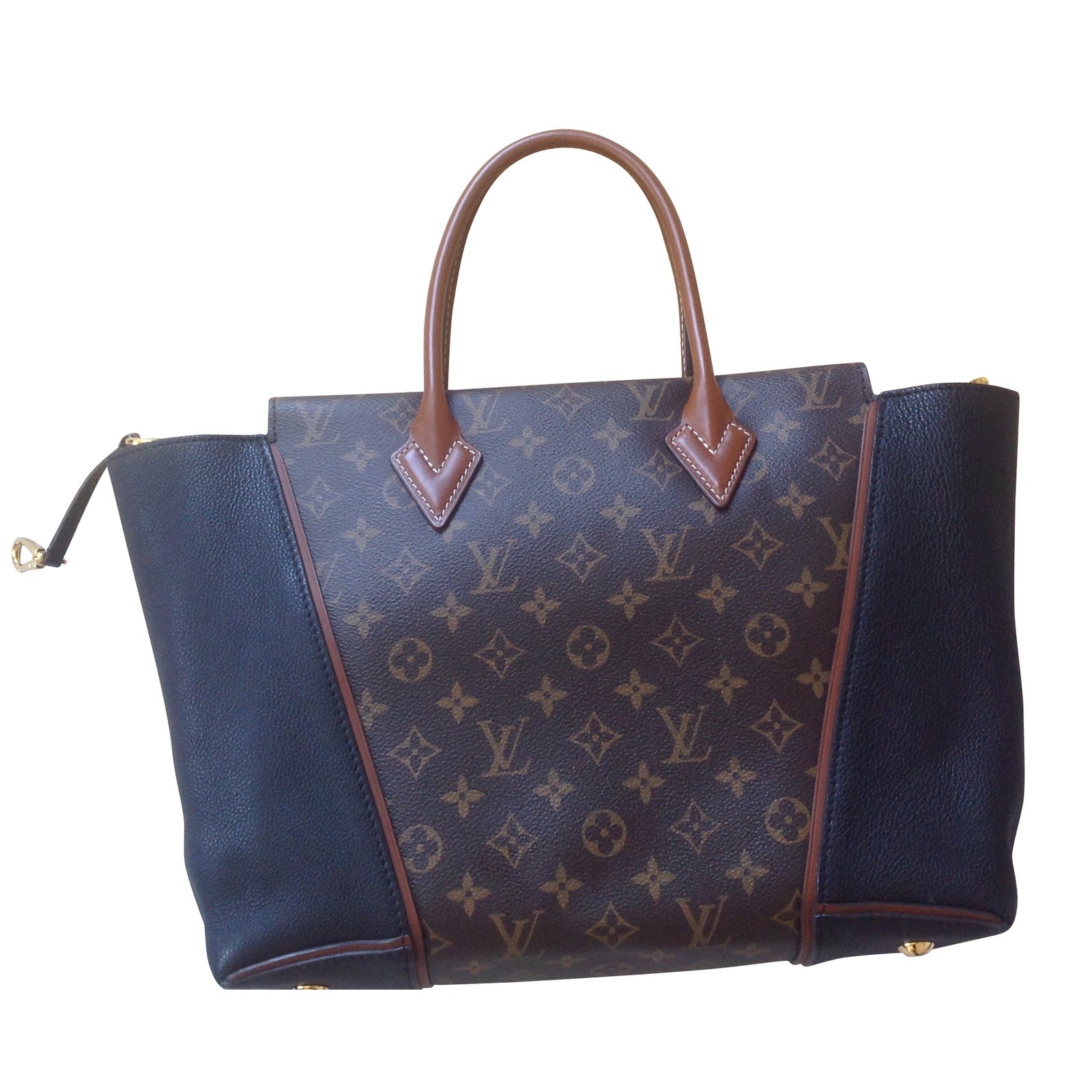 Louis Vuitton Handbags Black Leather ref.10384 - Joli Closet